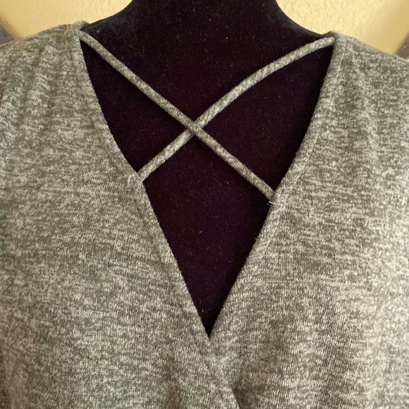 Charming Charlie Criss Cross Wrap Front Oversized Long-sleeve - Picture 2 of 9